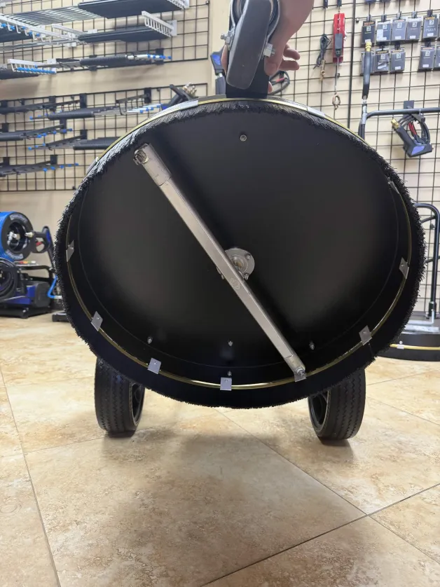 Little Big Guy 24 underside